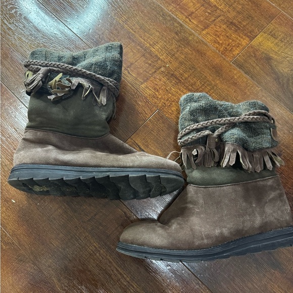 Brown Suede Fringe Boots - Picture 3 of 4